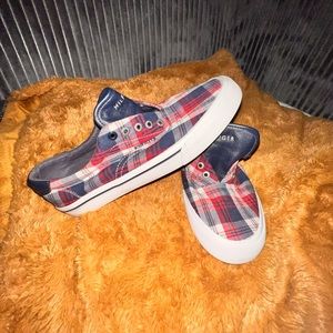TOMMY HILFIGER sneakers! Size US 8 EU 41